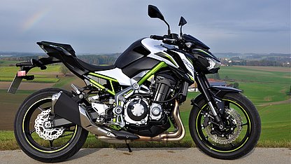 Motorrad_Begleitfahrzeug_Kawasaki_Z900_125PS